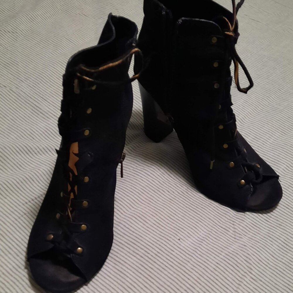 Black Lace Up Chunky Heel